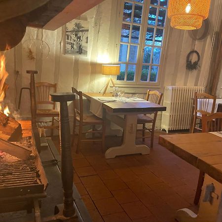 Hotel Et Restaurant Traditionnel L' Escalandes Lesperon  Bagian luar foto
