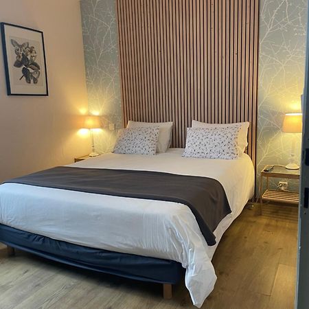 Hotel Et Restaurant Traditionnel L' Escalandes Lesperon  Bagian luar foto