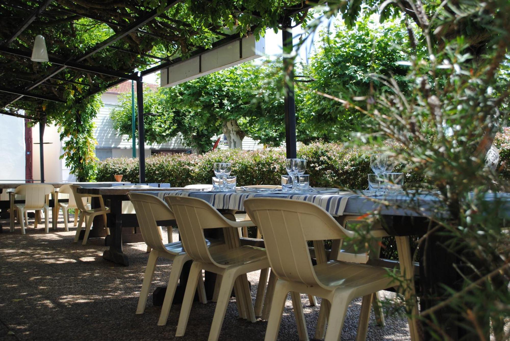 Hotel Et Restaurant Traditionnel L' Escalandes Lesperon  Bagian luar foto