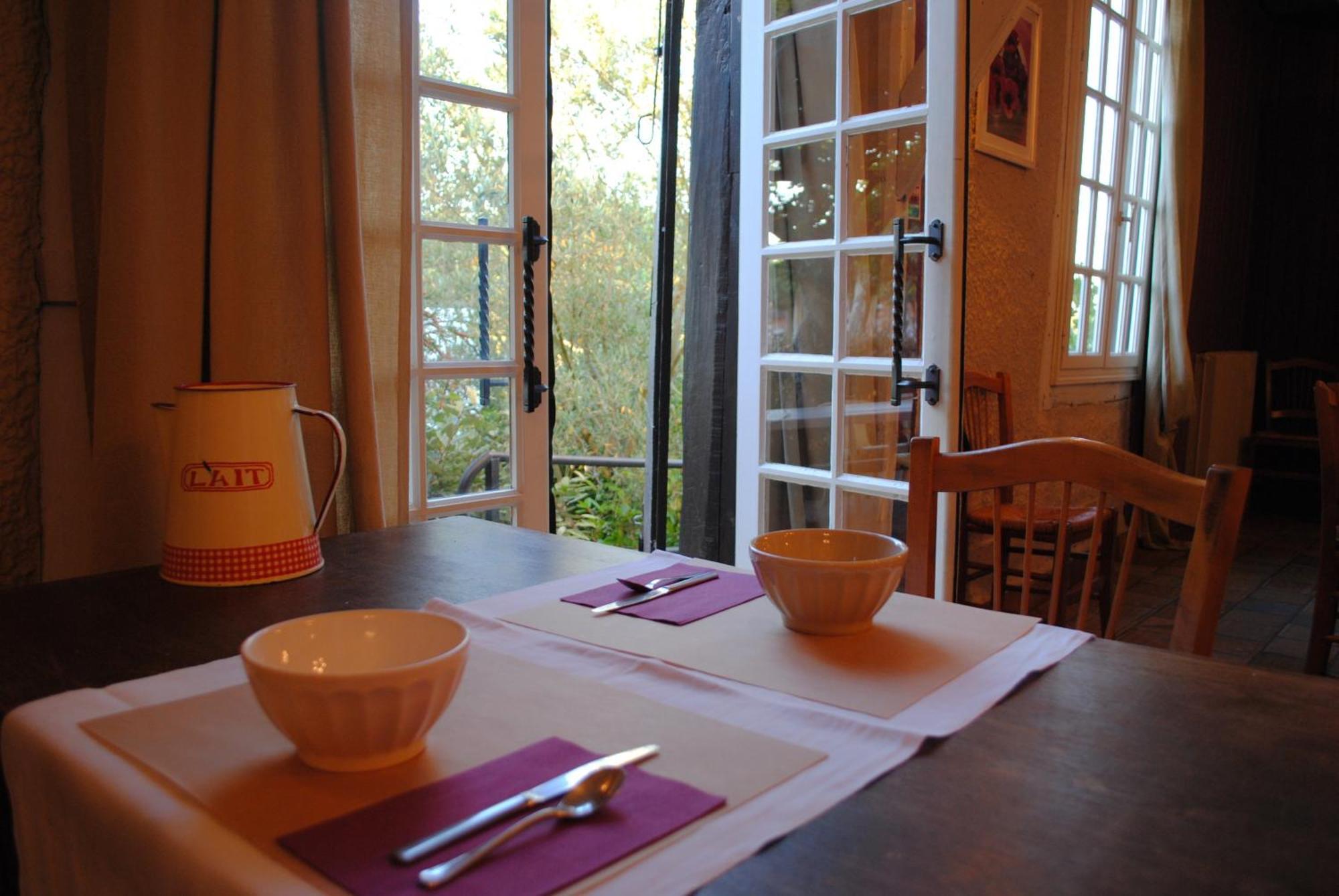 Hotel Et Restaurant Traditionnel L' Escalandes Lesperon  Bagian luar foto