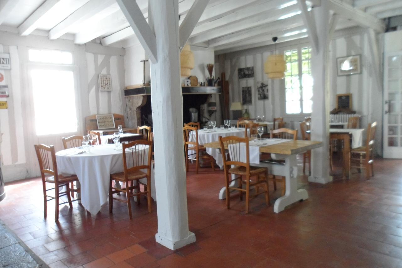 Hotel Et Restaurant Traditionnel L' Escalandes Lesperon  Bagian luar foto